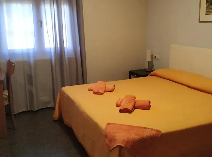 Hotel Hostal Frias De Albarracin 2*